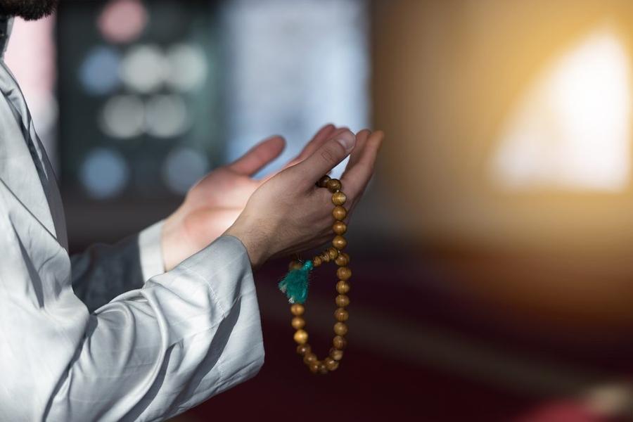 هل تنزل الملائكة في العشر الأواخر؟