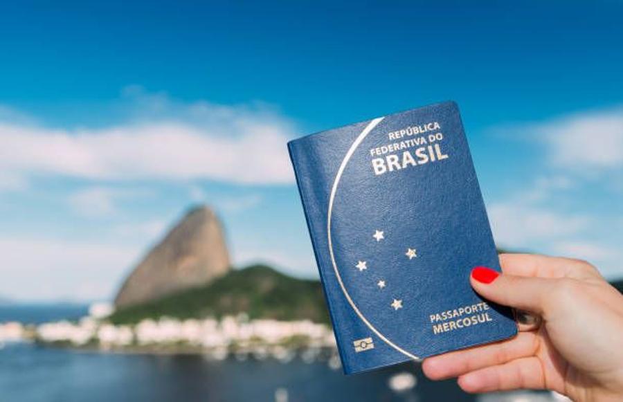 Portugal encerra pedidos de visto postal para brasileiros