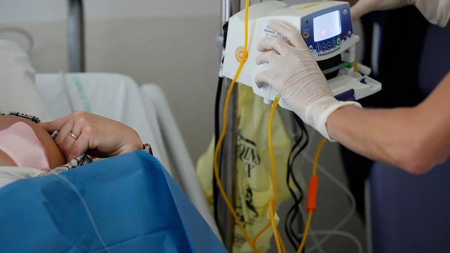 France campaign uses bold slogan to break colon cancer screening taboo
