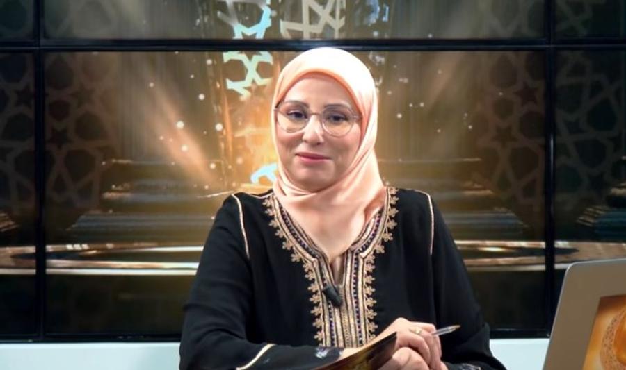 أمينة أحريس.. من عالم الفن إلى تقديم البرامج الدينية