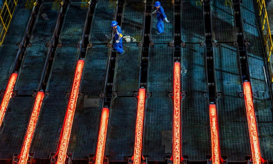 China pledges to cut excess steel and oil refining capacity