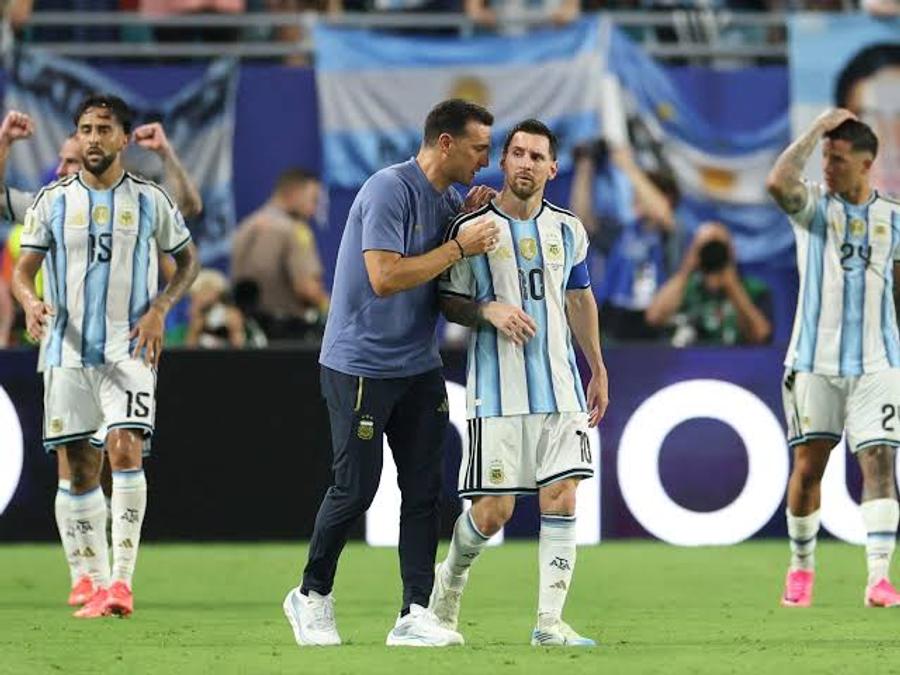 الأرجنتين تتجاوز عقبة الرأس الأخضر بصعوبة