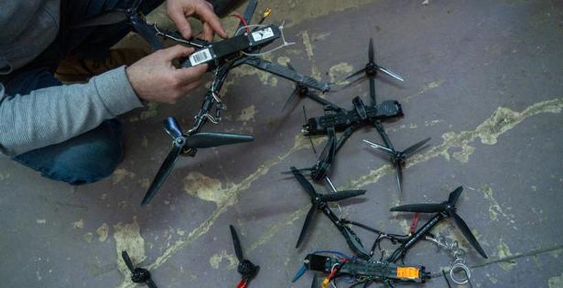 Ataque mortal de drone em ônibus na região de Belgorod, Rússia, destaca conflito transfronteiriço em escalada