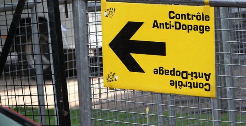 Lance Armstrong criticizes overnight anti-doping tests during Tour de France