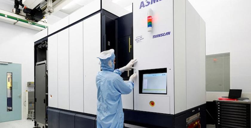 ASML планирует бонус за удержание сотрудников в размере 20 000 евро для обеспечения рабочей силы до 2030 года