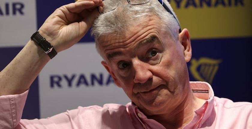 Ryanair CEO'su, Boeing 737 penceresi olayında yabancı cisim hasarının etkili olabileceğini söyledi