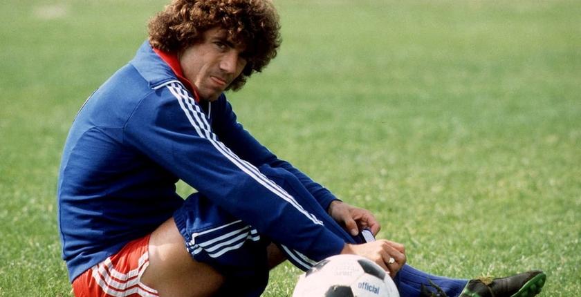 Eski İngiltere futbol efsanesi Kevin Keegan, kanserle mücadelenin ardından 75 yaşında hayatını kaybetti