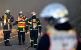 Un incendio en Nantes destruye un campamento Roma mientras los bomberos controlan las llamas en las afueras de la ciudad