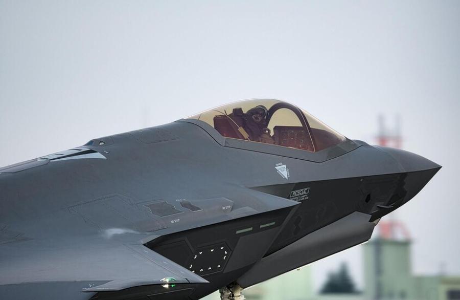美国在与伊朗紧张局势加剧之际向中东部署F-35战斗机