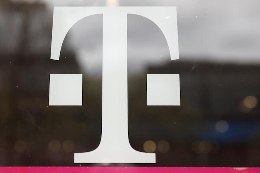 T-Mobile 提高了自由现金流预测，因高端计划推动更强劲增长