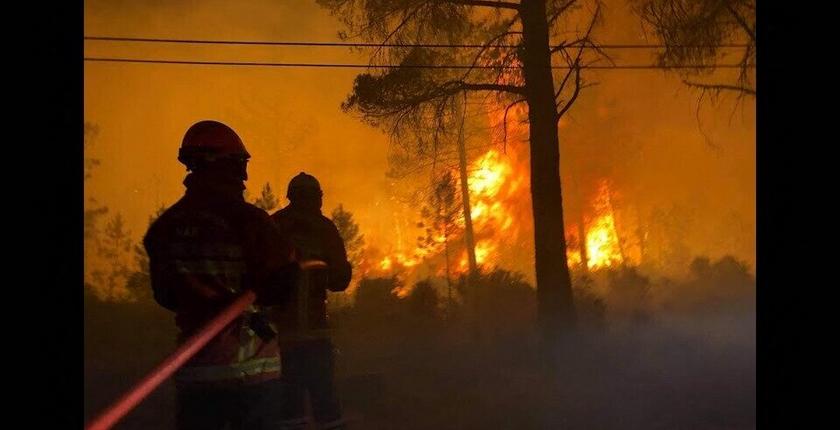 Incendies en France : 14 feux actifs et 8 800 personnes évacuées près du bassin d’Arcachon
