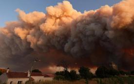 Incendio forestal en el sur de Francia deja más de 2,300 hogares sin electricidad mientras los bomberos luchan contra el avance del fuego