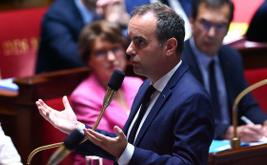 El gobierno francés destituye a varios funcionarios ministeriales tras pruebas de drogas positivas