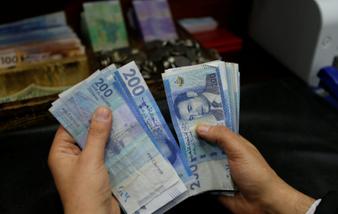 الكاش يقفز إلى 491 مليار درهم في 2025