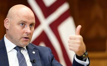 Letland gebruikt traangas en waarschuwingsschot als druk van migranten aan de grens met Belarus toeneemt