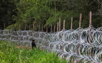 Thailand builds permanent border fence after deadly clashes with Cambodia
