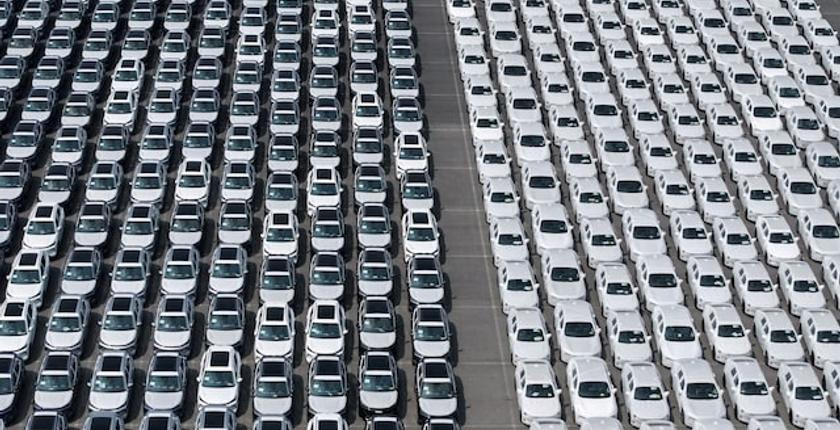 US Senate advances bill targeting Chinese automakers and foreign ownership risks