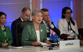 Australia warns Asia faces critical choice over response to South China Sea tensions