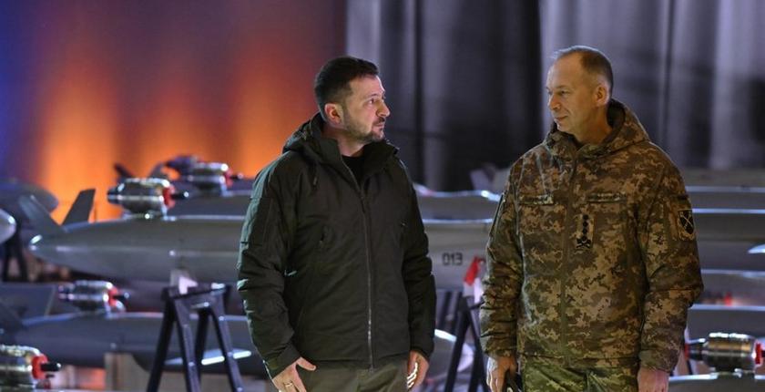 Ukraine : Volodymyr Zelensky remanie le commandement militaire dans un contexte de guerre et de fortes tensions
