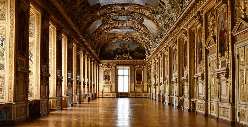 Louvre : La galerie d’Apollon rouvre après le vol des joyaux de la Couronne