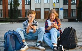 La mayoría de los niños franceses de 10 a 14 años apoya la prohibición de redes sociales para menores de 15 años, según un estudio