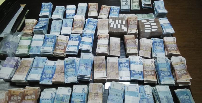 حجز 200 مليون سنتيم داخل حافلة بأمسكرود