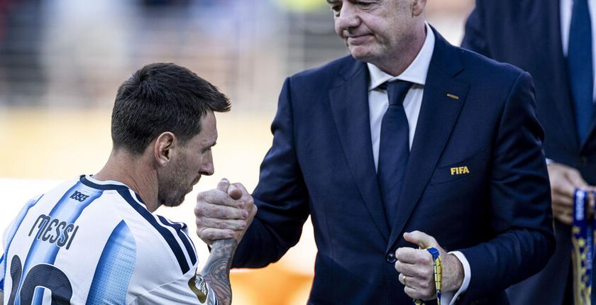 Infantino responde a críticos da Copa do Mundo de 2026 com uma mensagem polêmica