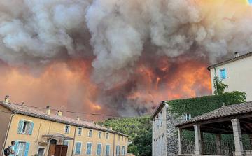 Macron convoca reunião de emergência enquanto incêndios devastadores assolam o sudoeste da França