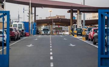 اختناق مروري غير مسبوق بمعبر بني أنصار خلال "مرحبا"