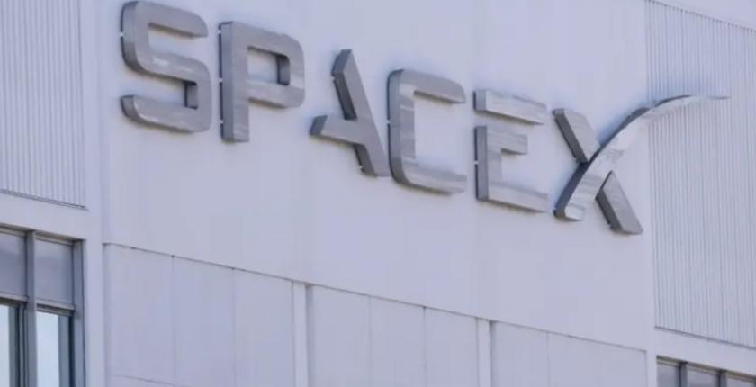 SpaceX shares continue to slide ahead of quarterly results