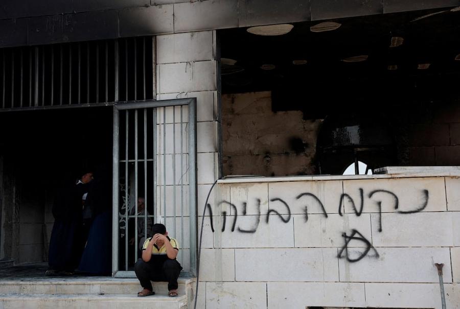 מתיישבים ישראלים מואשמים בהצתת מסגדים בשטחי יהודה ושומרון לאחר עימותים קטלניים