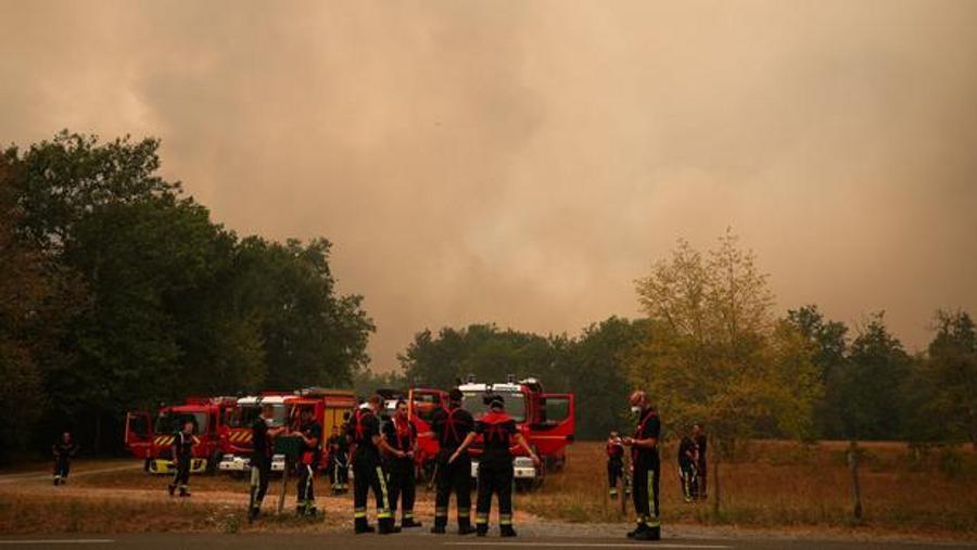 Bordeaux aerospace and defense facilities placed on alert as wildfires approach