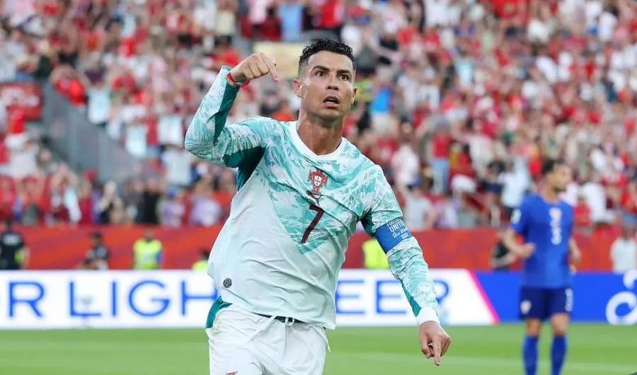 رونالدو يؤجل حسم مستقبله الدولي إلى ما بعد كأس العالم
