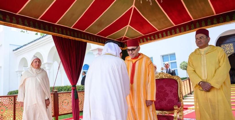 HM Kral Mohammed VI, M’diq’te Taht’a Çıkışının 27. Yıldönümünü Kutlamak İçin Resmi Kabul Töreni Düzenledi