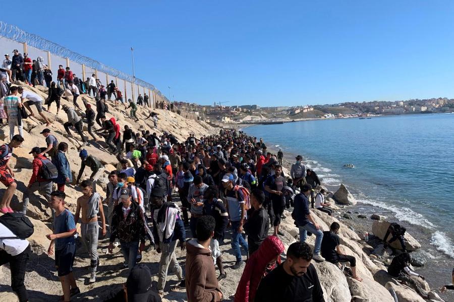 إعادة أزيد من 37.5 ألف مهاجر من سبتة إلى المغرب