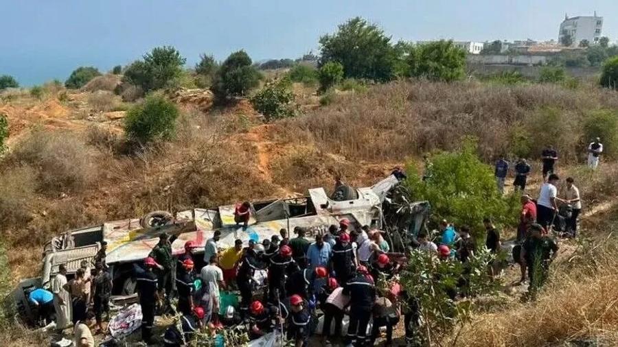 25 وفاة و44 جريح في حادث انقلاب حافلة للمسافرين بالجزائر