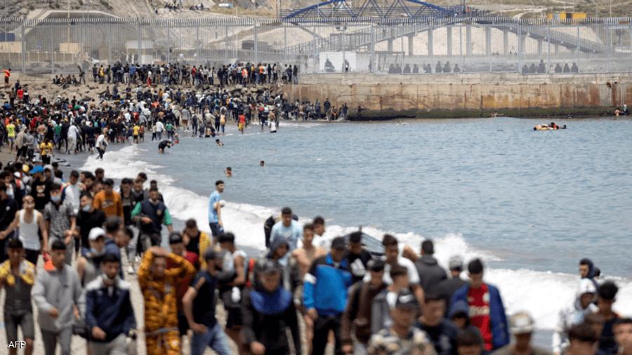 إسبانيا والمغرب يتفقان على ترحيل متسللي سبتة