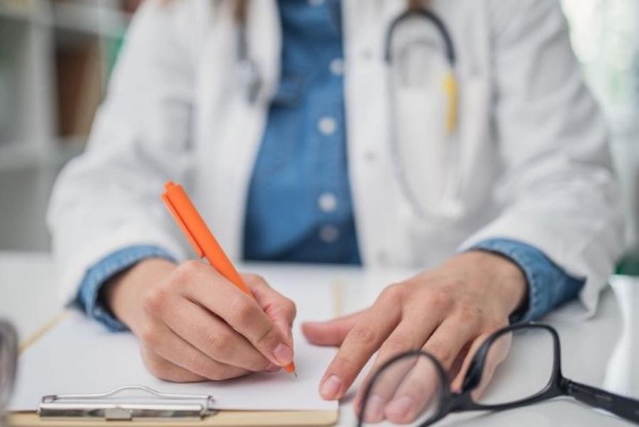 أطباء القطاع الخاص يطالبون بمراجعة تعريفة العلاج