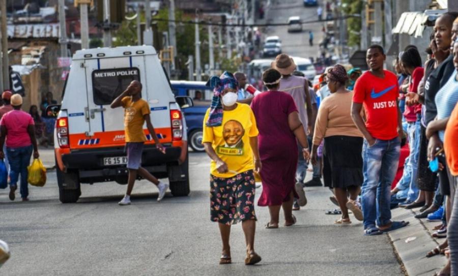 South Africa faces growing economic risks as investment remains weak
