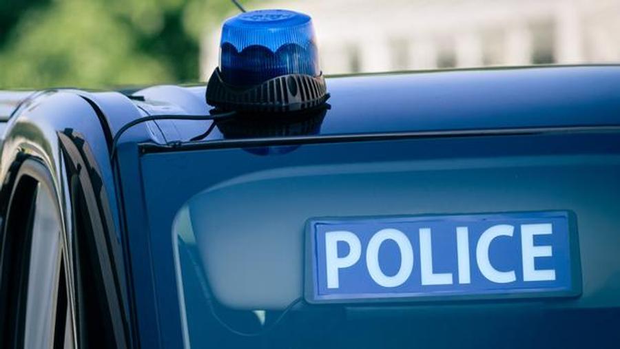 Kaufmann in Villeurbanne konfrontiert bewaffnete Räuber während Überfall auf Supermarkt