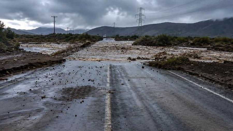 智利暴风雨导致至少10人遇难，超过10万人被孤立