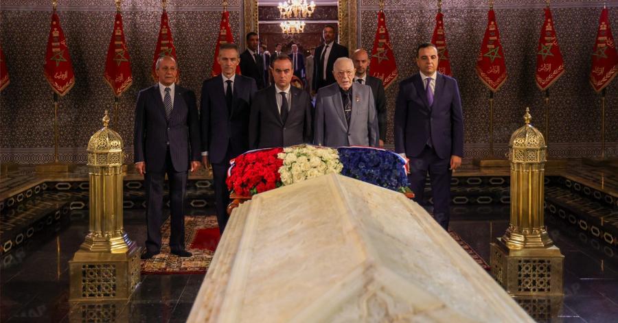 لوكورنو يستهل برنامج زيارته للمغرب بضريح محمد الخامس
