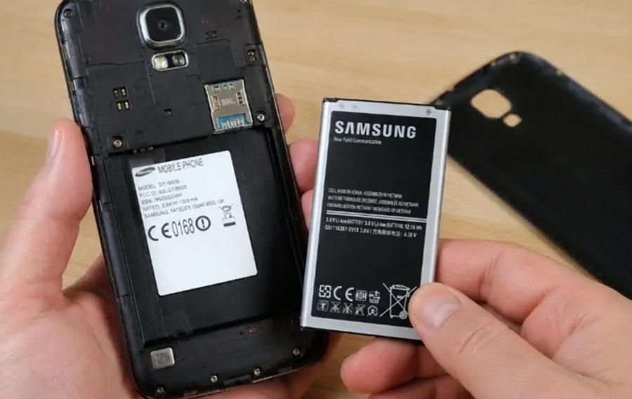 Perché le batterie rimovibili degli smartphone sono scomparse e potrebbero tornare
