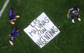 Il Regno Unito chiede un'indagine FIFA sullo striscione delle Falkland dell'Argentina ai Mondiali