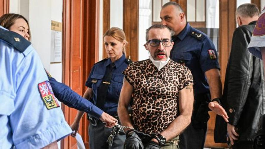 Tribunal tcheco confirma extradição de figura da extrema-direita alemã Marla-Svenja Liebich