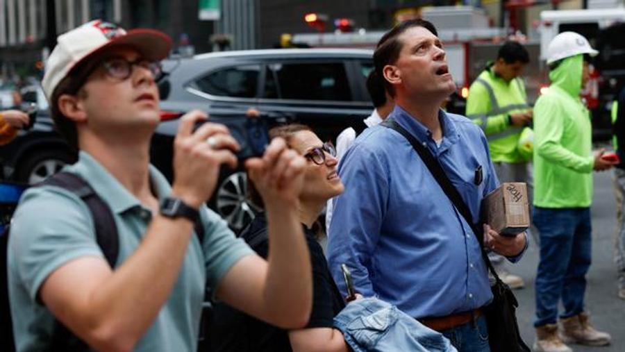 Manhattan streets evacuated after structural failure at renovated skyscraper