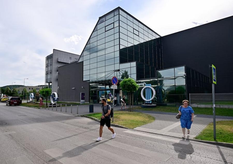 Hungary suspends state TV news programme amid public media overhaul