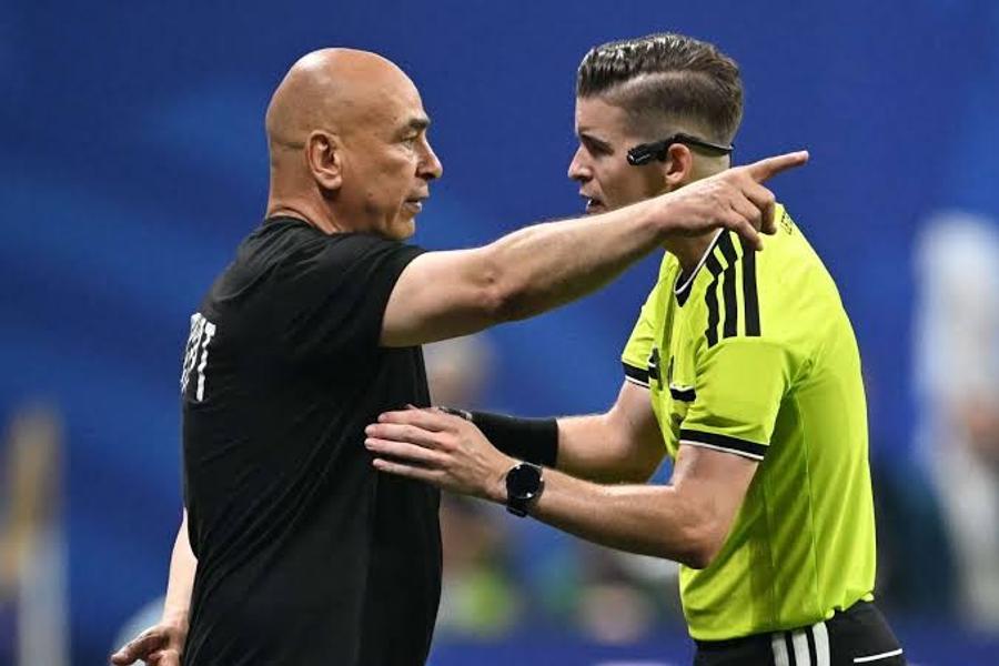 مصر تلجأ إلى "فيفا" احتجاجا على التحكيم بعد الإقصاء أمام الأرجنتين