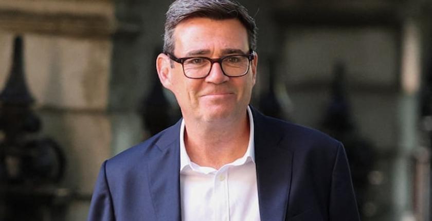İngiltere'nin beklenen başbakanı Andy Burnham, küresel tehditlere yanıt olarak savunma yenilenmesini taahhüt etti
