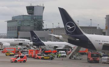 German investigators link misplaced locking pin to Boeing 787 nose gear collapse at Frankfurt Airport